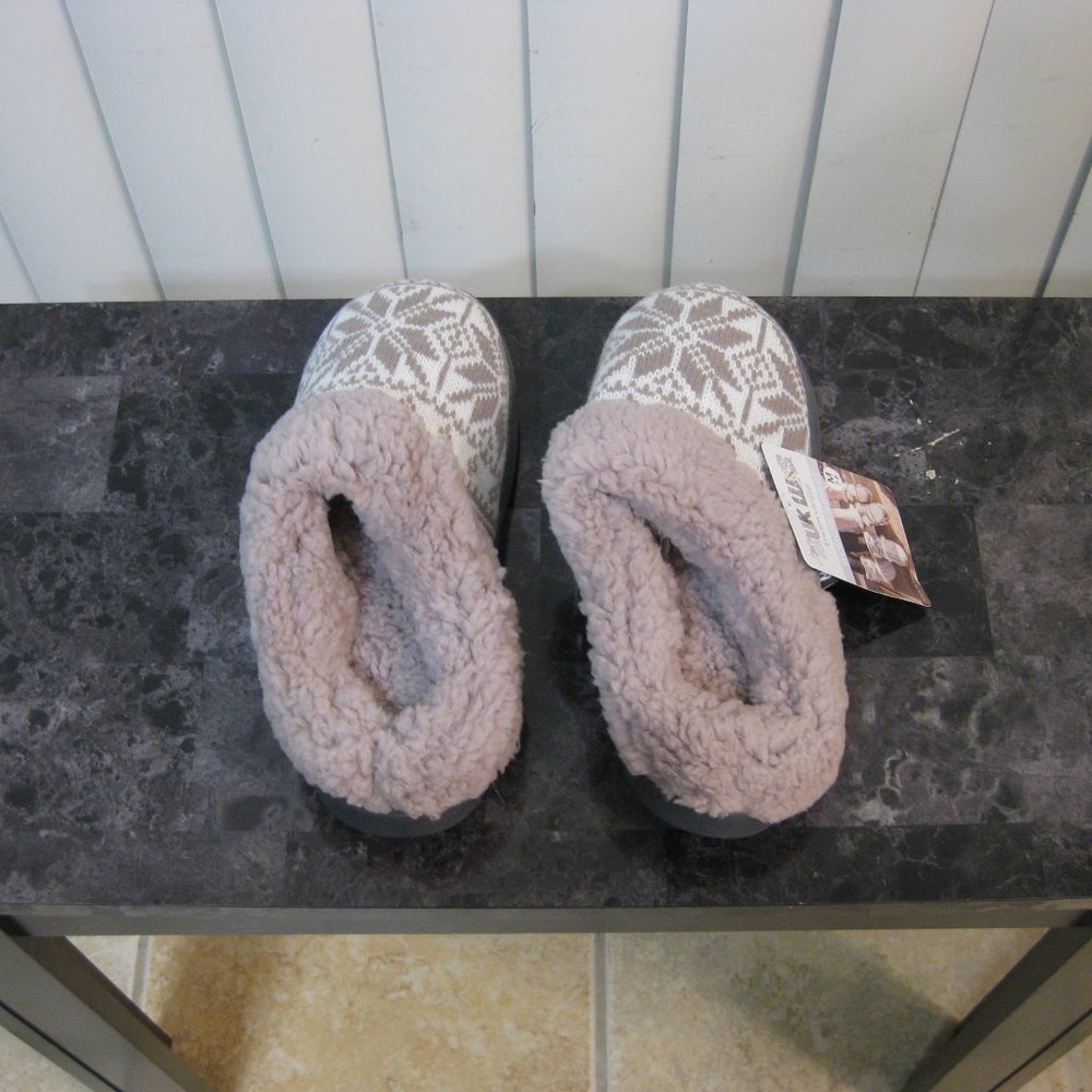 NWT Muk Luks gray purple white slippers M 7 8 - Picture 2 of 7